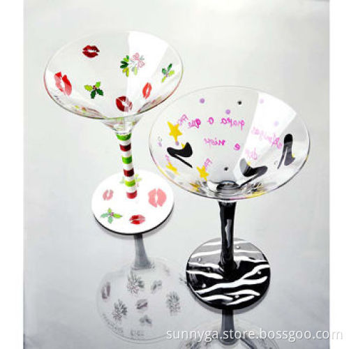 Martini Glass with 234mL Capacity, Different Hand Paintings are Available